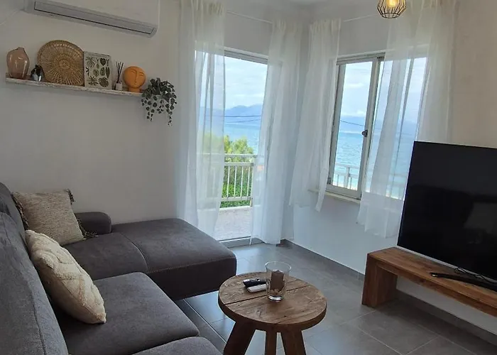 Lana\'S Place