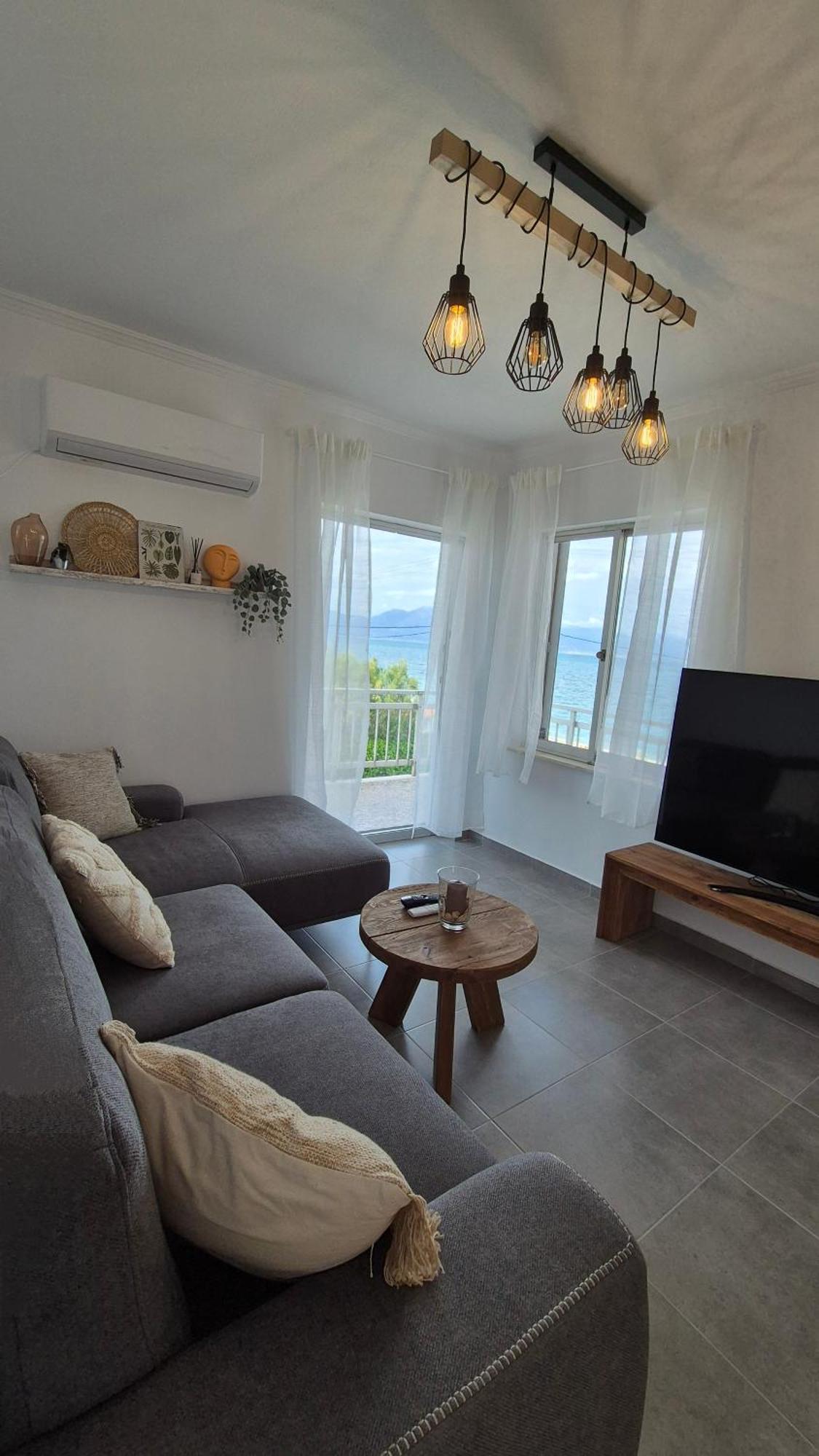 Lana's Place Kalamos Adası